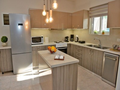 Villa Elegant Villa with Pool & Garden in Eleousis. - Features photo 8