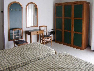 Holiday park Apartment in Garda near Shopping - Features photo 11