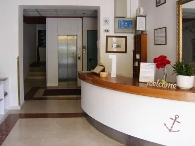 Holiday park Apartment in Garda near Shopping - Features photo 12