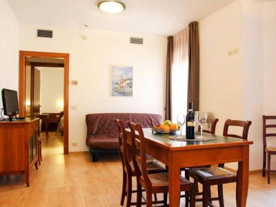 Holiday park Apartment in Garda near Shopping - Features photo 15