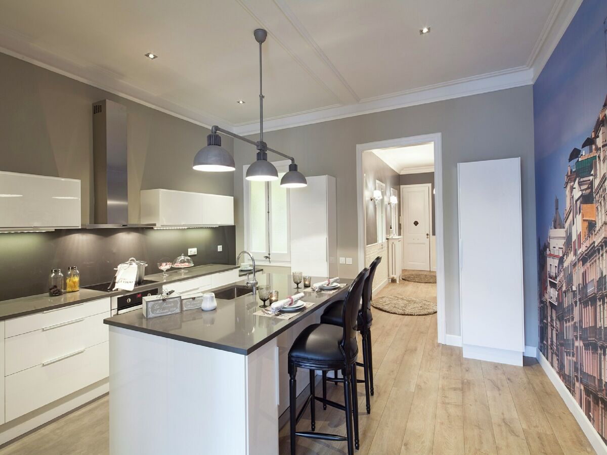 Apartment Belvilla by OYO Catalunya Palace Apartment - Features photo 5