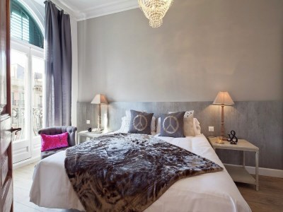 Apartment Belvilla by OYO Catalunya Palace Apartment - Features photo 12