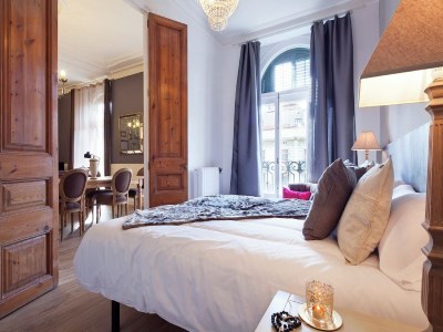 Apartment Belvilla by OYO Catalunya Palace Apartment - Features photo 13