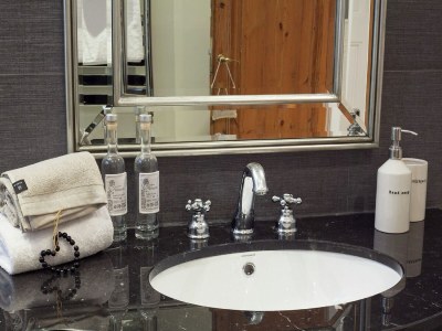 Apartment Belvilla by OYO Catalunya Palace Apartment - Features photo 19