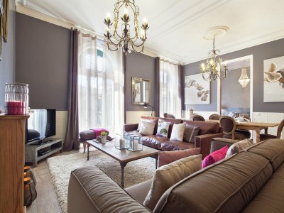 Apartment Belvilla by OYO Catalunya Palace Apartment - Features photo 21