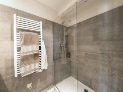 Apartment Heated Pool Apartment in Uzes - Features photo 23