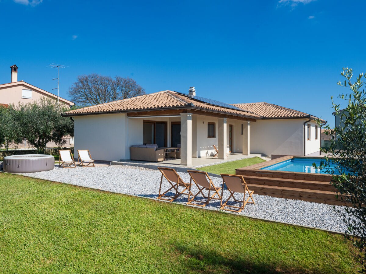 Villa M with pool and whirpool - Outdoor photo 2