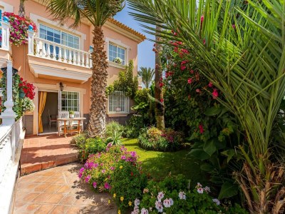 Apartment Apartment with shared heated pool in El Médano in Tenerife South - Apartment