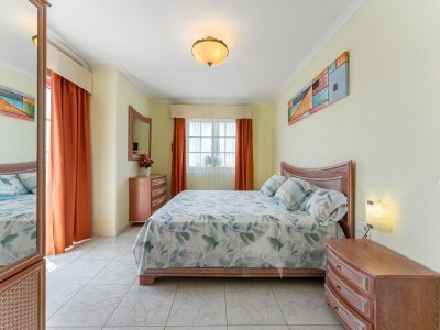 Apartment Apartment overlooking heated pool - Features photo 20