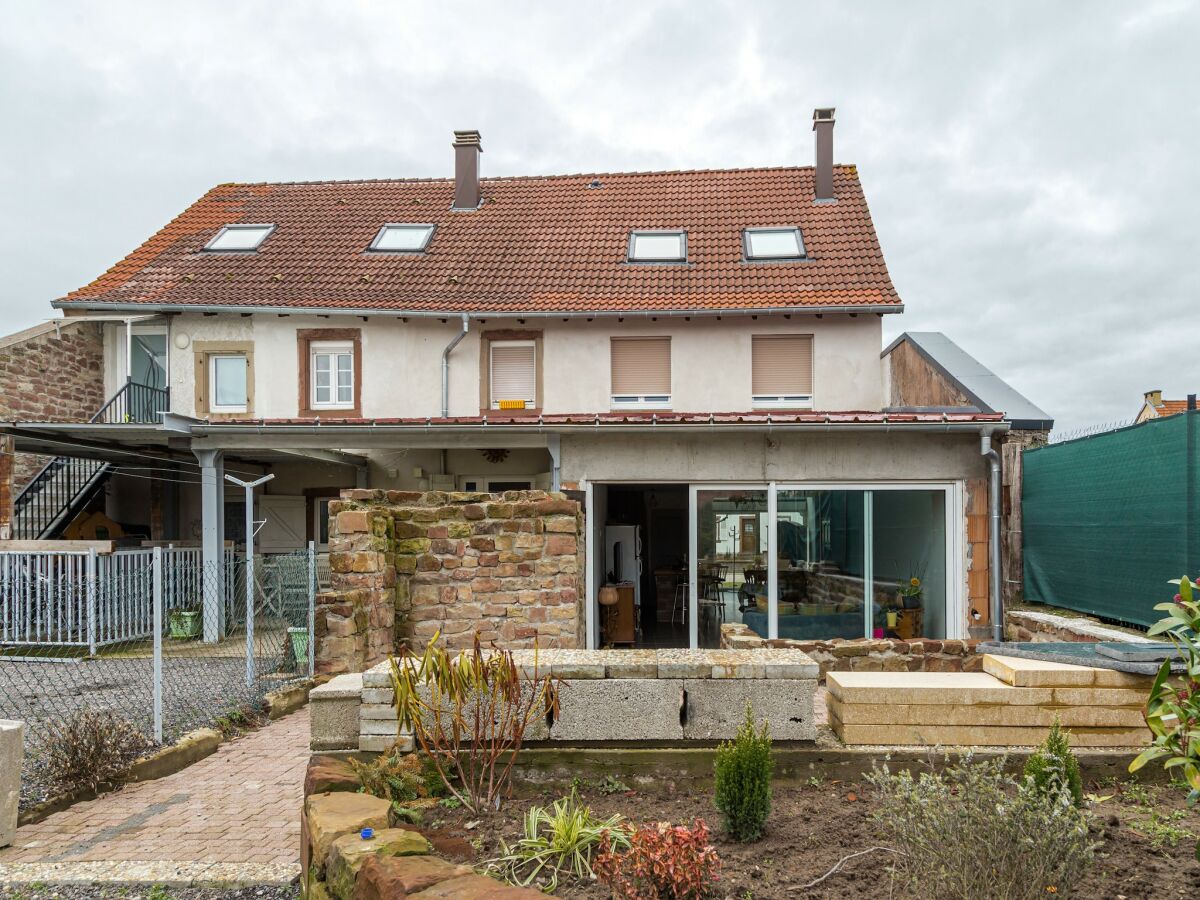 Holiday house Renovated village house with enclosed garden