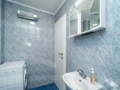 Apartment Apartment & Rooms Alan - Double Room with Shared Bathroom 1 - Features photo 13