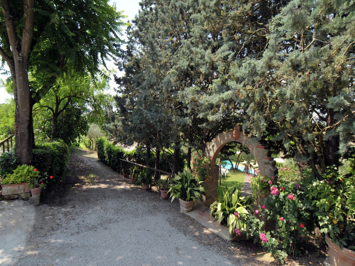 Holiday house Villa rustica circondata da campi di girasoli - Outdoor photo 3