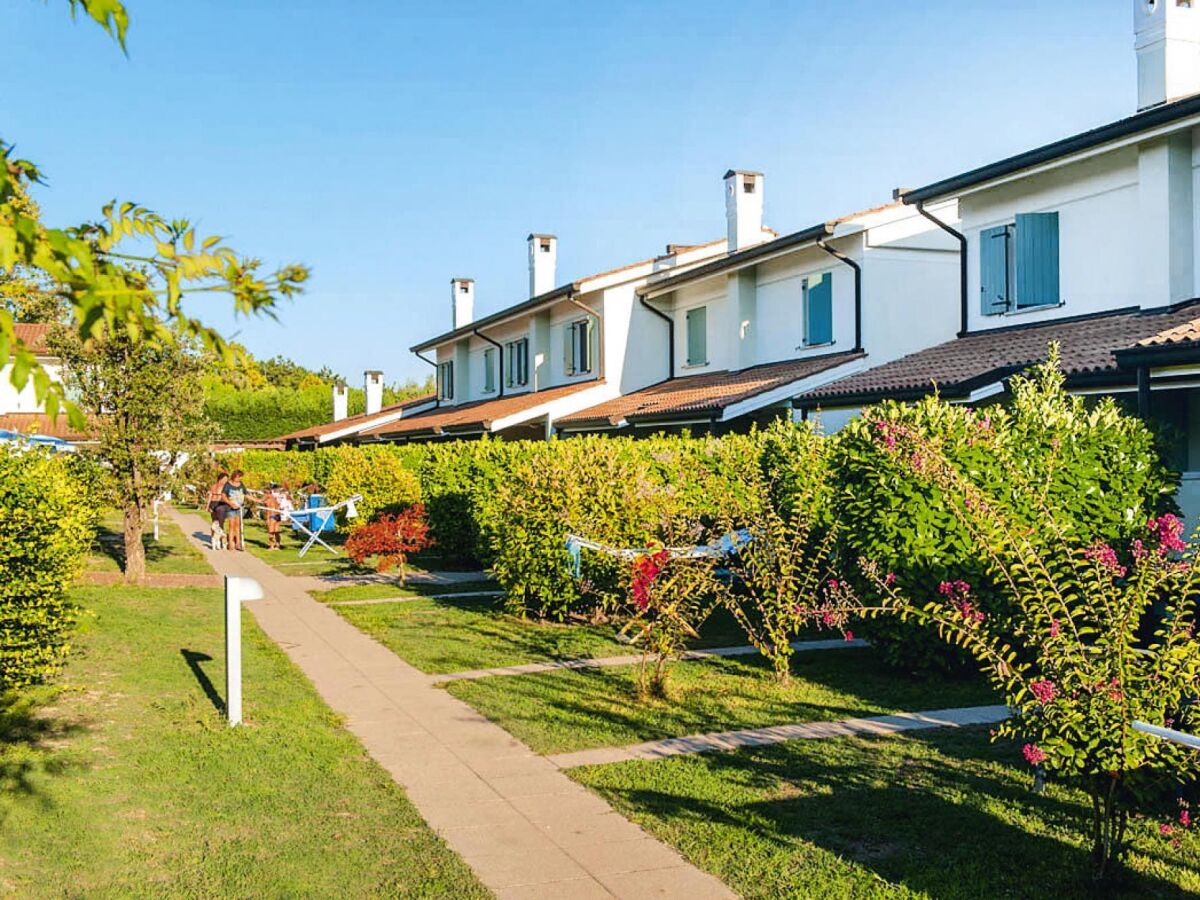 Holiday park Terraced House Bibione near Sandy Beach - Outdoor photo 3