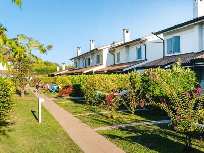Holiday park Terraced House Bibione near Sandy Beach - Outdoor photo 3