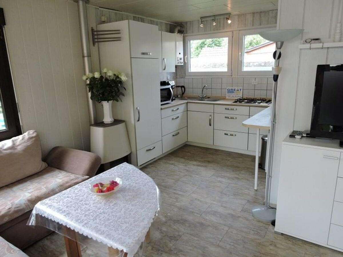 Holiday house niedliche Ferienunterkunft mit Wintergarten, Meidoorn 7, Sint Maartenszee - Outdoor photo 3