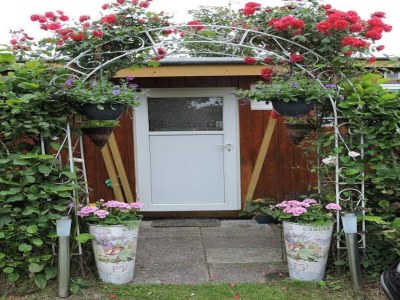 Holiday house niedliche Ferienunterkunft mit Wintergarten, Meidoorn 7, Sint Maartenszee - Outdoor photo 4
