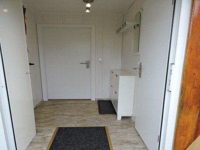 Holiday house niedliche Ferienunterkunft mit Wintergarten, Meidoorn 7, Sint Maartenszee - Outdoor photo 9