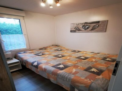 Holiday house niedliche Ferienunterkunft mit Wintergarten, Meidoorn 7, Sint Maartenszee - Outdoor photo 10