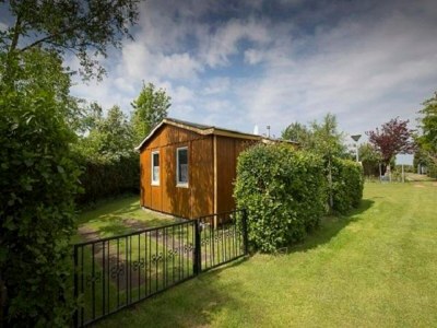 Holiday house niedliche Ferienunterkunft mit Wintergarten, Meidoorn 7, Sint Maartenszee - Outdoor photo 14