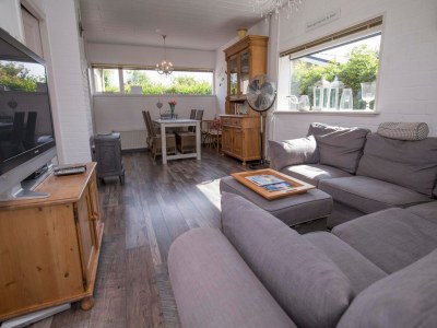 Holiday house Beautifully holiday bungalow in Sint Maartenszee - Outdoor photo 4