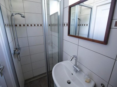 Holiday house Beautifully holiday bungalow in Sint Maartenszee - Outdoor photo 12