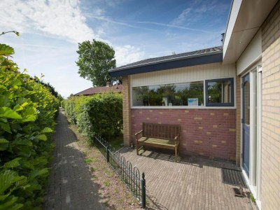Holiday house Beautifully holiday bungalow in Sint Maartenszee - Outdoor photo 16