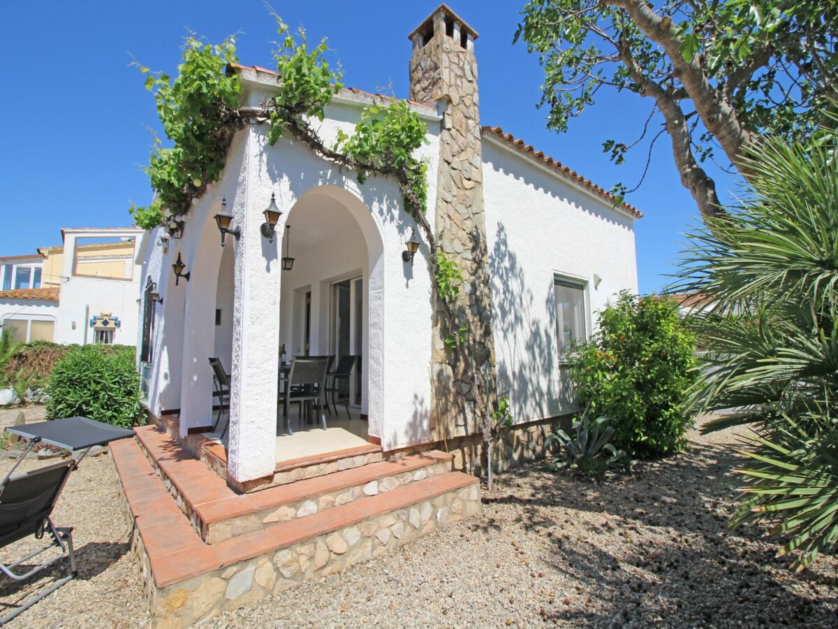 Villa Villa in Empuriabrava near Sand Beach - Outdoor photo 2