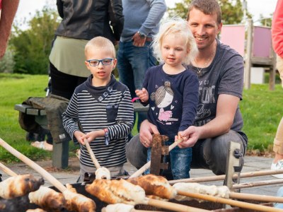 Bungalow For 6 people in the holiday resort Broedershoek - Outdoor photo 8