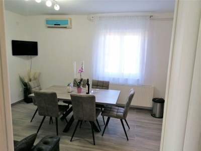 Apartment Apartment Ivica - Three Bedroom Apartment with Terrace - Features photo 15