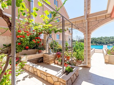 Apartment Two bedroom apartment near beach Prižba, Korčula A-175-b - Outdoor photo 8