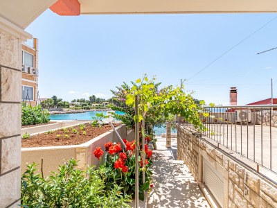 Apartment Two bedroom apartment near beach Prižba, Korčula A-175-b - Outdoor photo 10