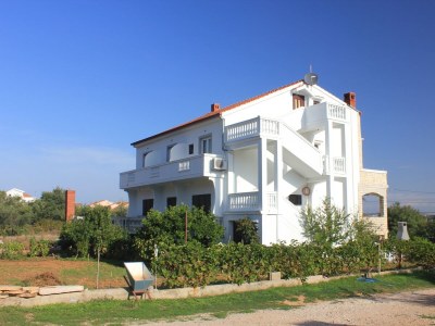 Apartment Two bedroom apartment near beach Tkon, Pašman A-336-c - Outdoor photo 2