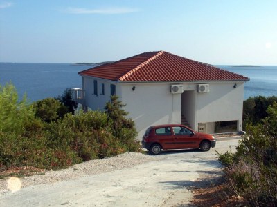 Apartment Two bedroom apartment near beach Milna, Vis A-3036-c - Outdoor photo 6