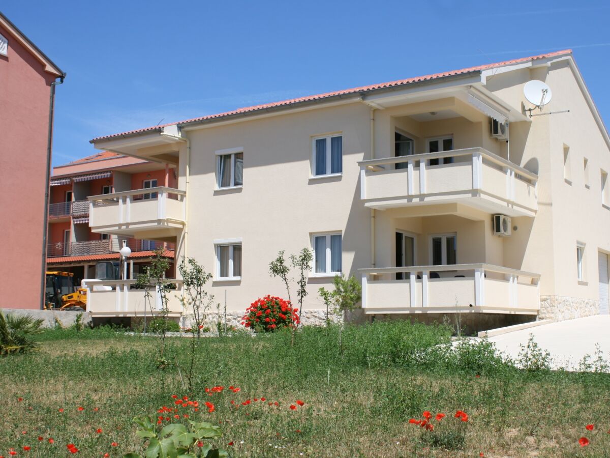 Apartment One bedroom apartment with terrace Novalja, Pag A-3294-d - Outdoor photo 2