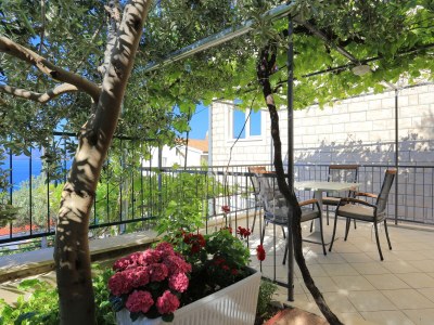 Apartment One bedroom apartment with terrace and sea view Duće, Omiš A-2737-b - Outdoor photo 12