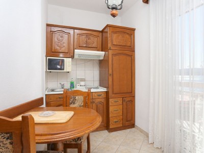 Apartment One bedroom apartment with balcony and sea view Stanići, Omiš A-2818-a - Outdoor photo 13