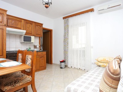 Apartment One bedroom apartment with terrace and sea view Stanići, Omiš A-2818-b - Outdoor photo 12