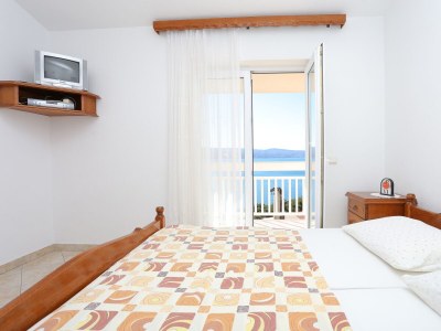 Apartment One bedroom apartment with balcony and sea view Stanići, Omiš A-2818-c - Outdoor photo 16