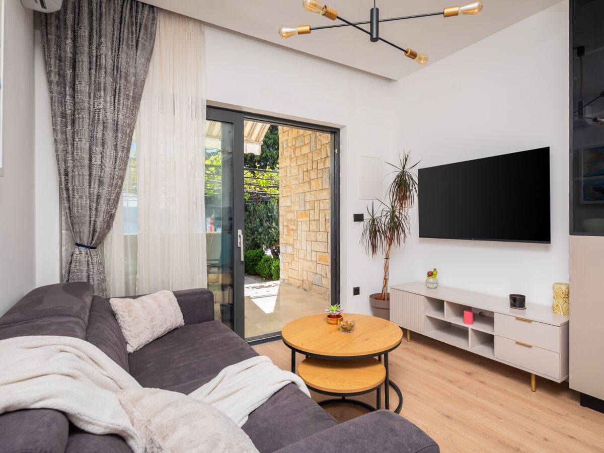 Apartment One bedroom apartment with air-conditioning Stanići, Omiš A-2819-a - Outdoor photo 4