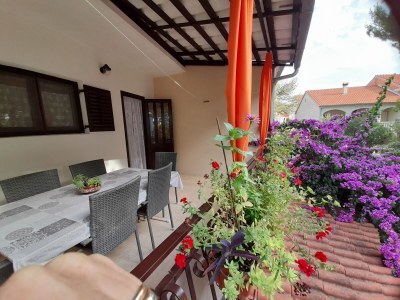 Apartment Two bedroom apartment with terrace Mirca, Brač A-2886-b - Outdoor photo 24