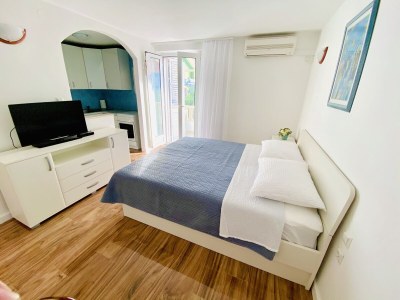 Apartment Two bedroom apartment near beach Postira, Brač A-2928-a - Outdoor photo 14