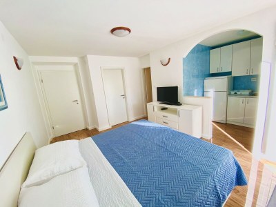 Apartment Two bedroom apartment near beach Postira, Brač A-2928-a - Outdoor photo 15