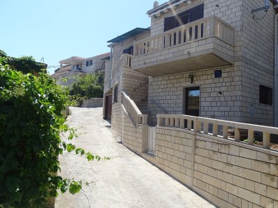Apartment Two bedroom apartment with terrace and sea view Sumartin, Brač A-2951-a - Outdoor photo 2