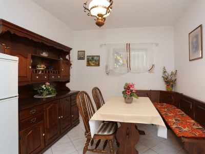 Apartment Four-bedroom apartment with terrace and sea view Nemira, Omiš A-4652-a - Outdoor photo 14