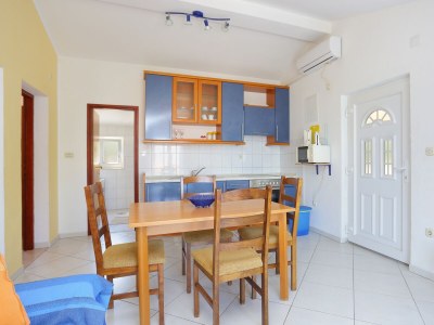 Apartment Two bedroom apartment with terrace and sea view Arbanija, Čiovo A-4320-a - Outdoor photo 14