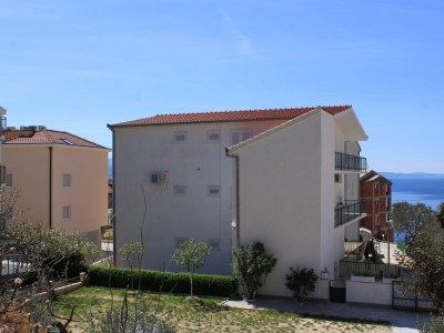 Apartment Three bedroom apartment with balcony and sea view Nemira, Omiš A-4652-c in Omiš - Apartment