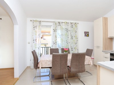 Apartment Three bedroom apartment with balcony and sea view Nemira, Omiš A-4652-c - Outdoor photo 15