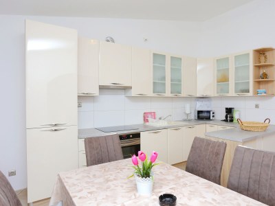 Apartment Three bedroom apartment with balcony and sea view Nemira, Omiš A-4652-c - Outdoor photo 16