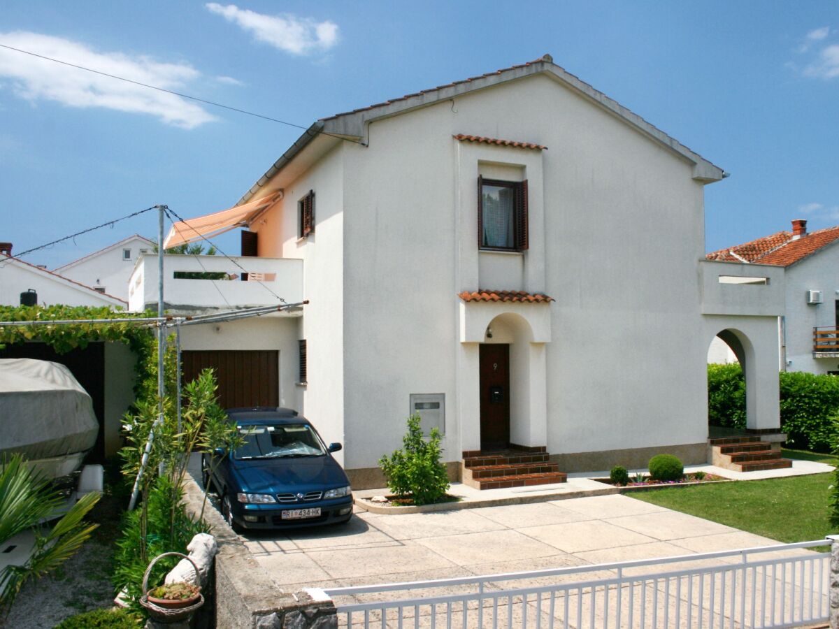 Apartment Two bedroom apartment with terrace and sea view Vantačići, Krk A-5566-a