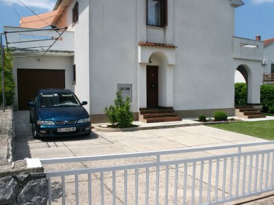 Apartment Two bedroom apartment with terrace and sea view Vantačići, Krk A-5566-a - Outdoor photo 8